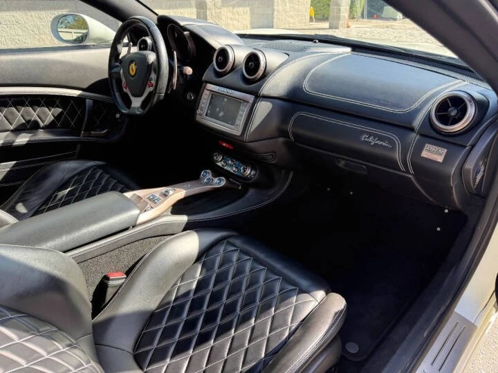 2011 Ferrari California - Image 16 of 20