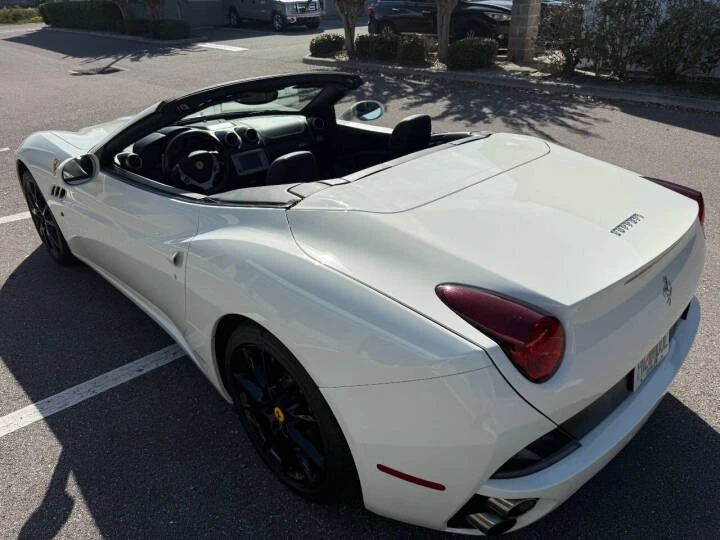 2011 Ferrari California - Image 10 of 20