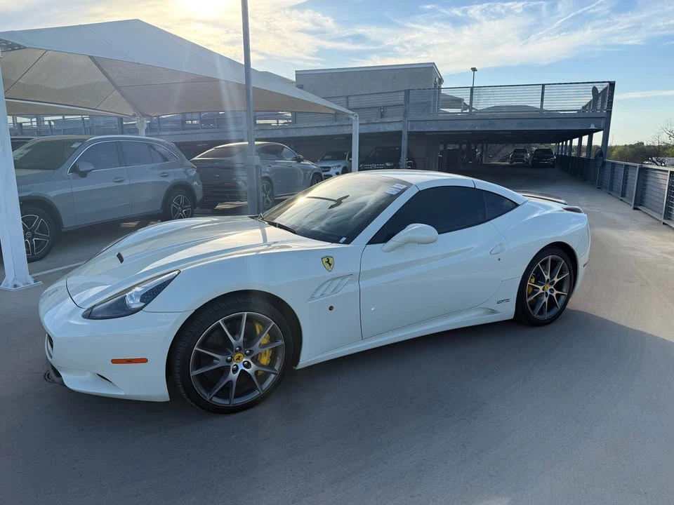 2011 Ferrari California - Image 2 of 20