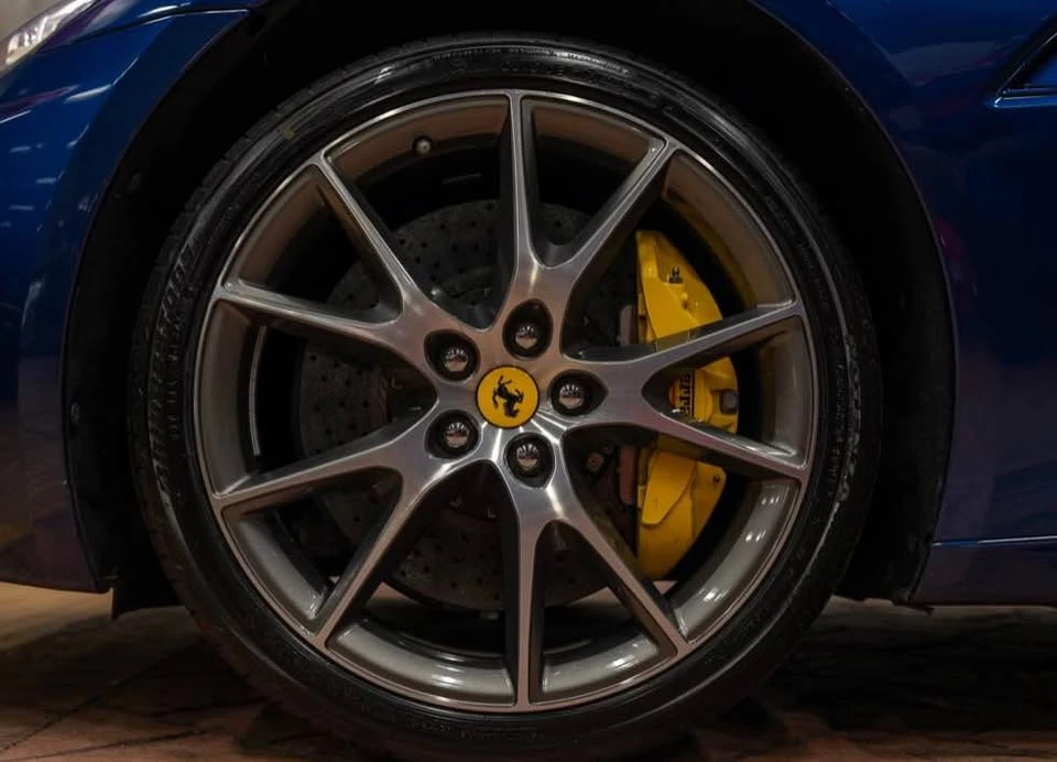 2011 Ferrari California - Image 10 of 17