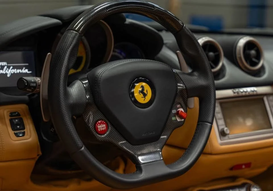2011 Ferrari California - Image 16 of 17