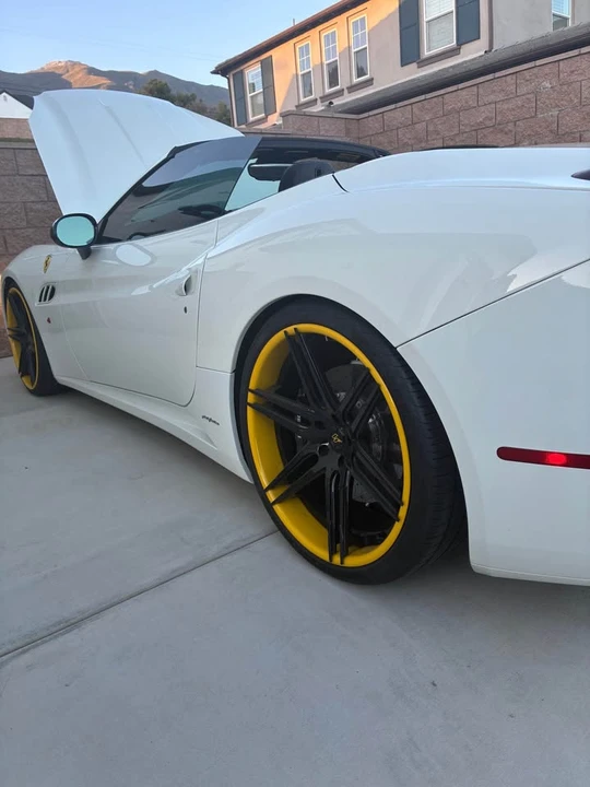 2011 Ferrari California - Image 3 of 5