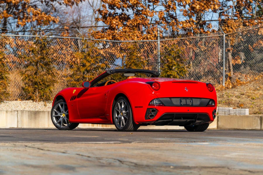 2011 Ferrari California - Image 14 of 31