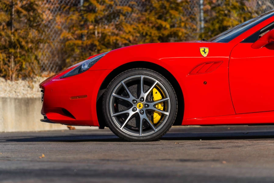 2011 Ferrari California - Image 7 of 31