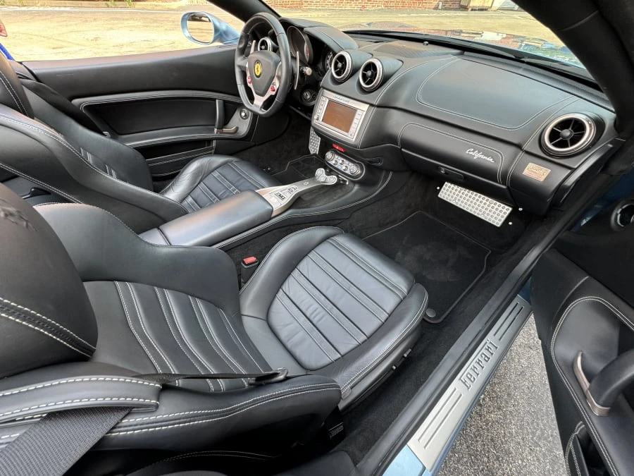 2011 Ferrari California - Image 13 of 18