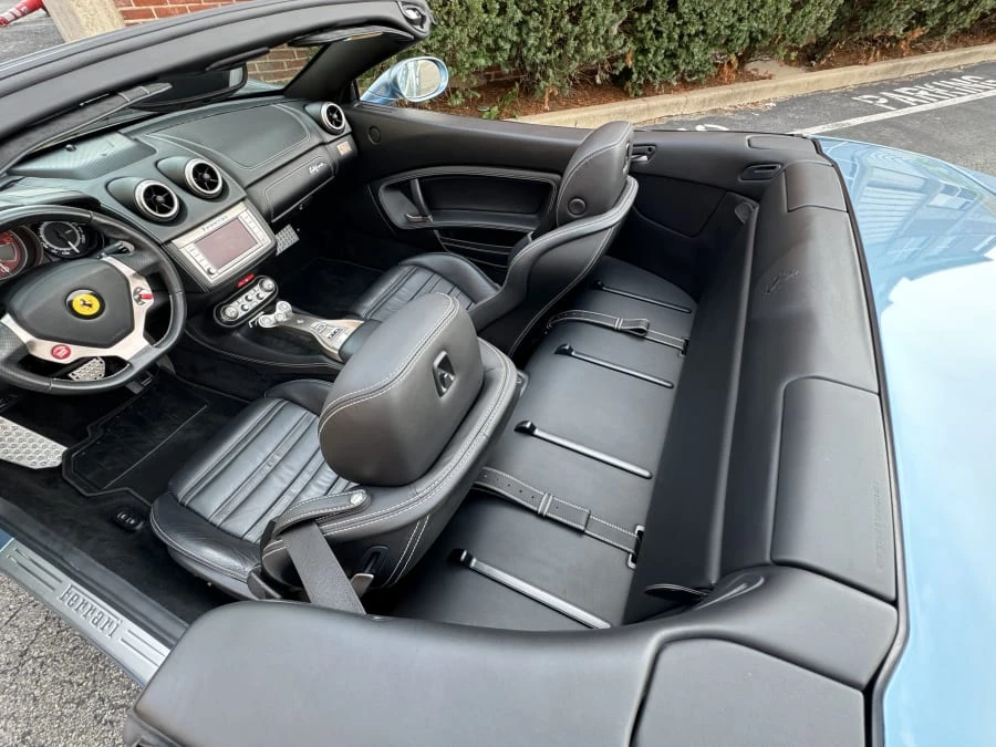 2011 Ferrari California - Image 15 of 18