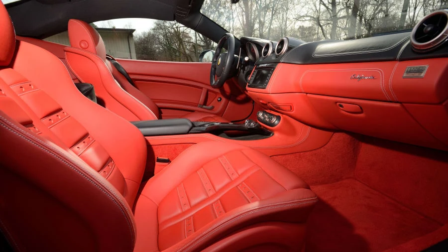 2011 Ferrari California - Image 5 of 30