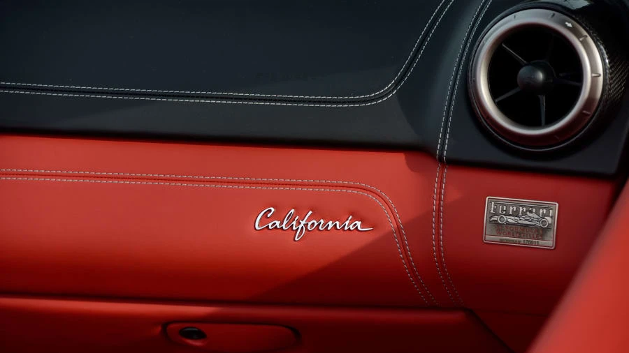 2011 Ferrari California - Image 11 of 30