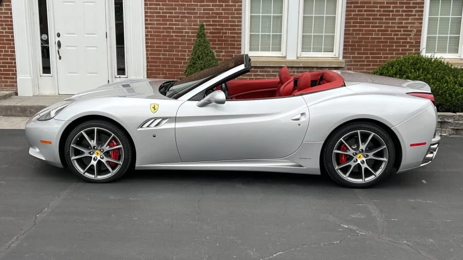2011 Ferrari California - Image 2 of 11