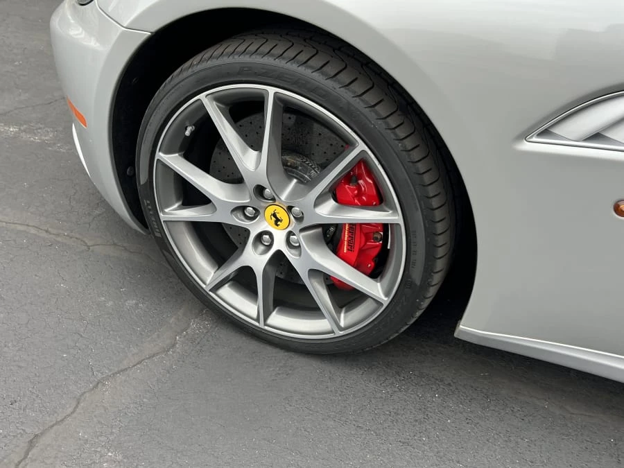 2011 Ferrari California - Image 7 of 11