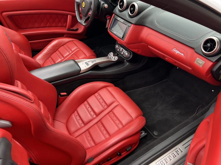 2011 Ferrari California - Image 9 of 11