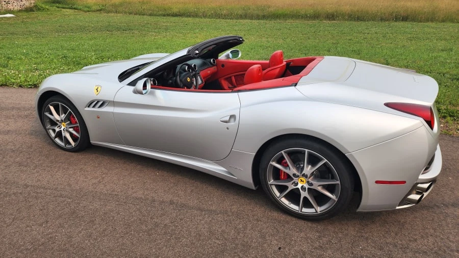 2011 Ferrari California - Image 2 of 4