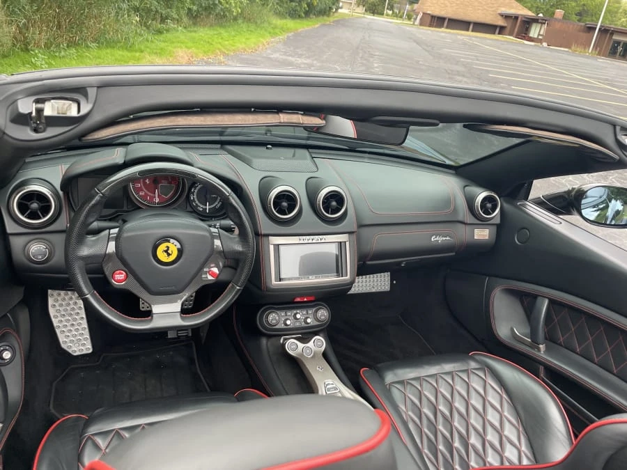2011 Ferrari California - Image 19 of 30