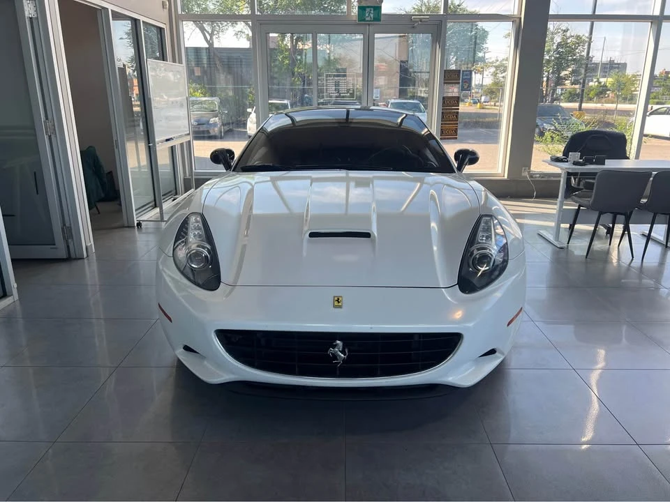 2011 Ferrari California - Image 2 of 10