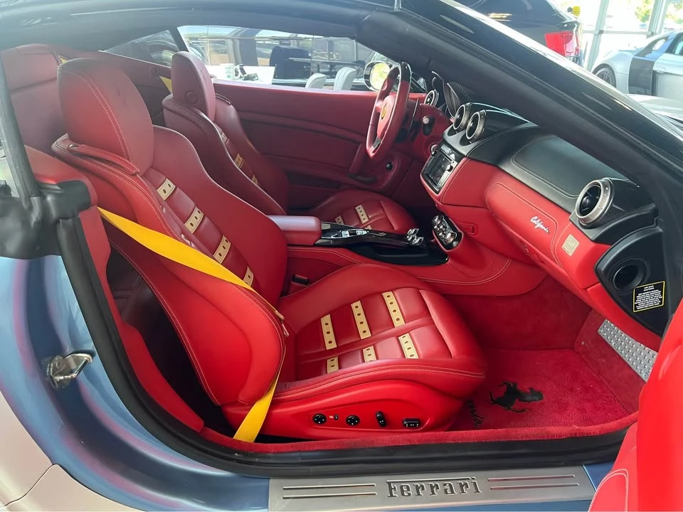2011 Ferrari California - Image 8 of 10