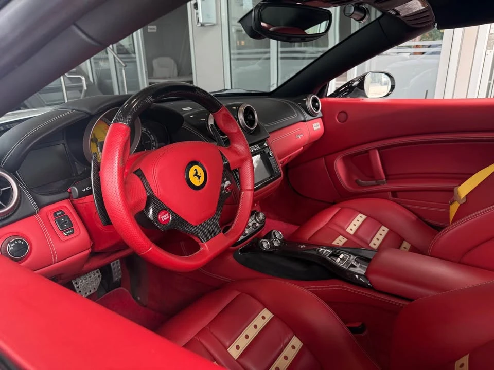 2011 Ferrari California - Image 2 of 2