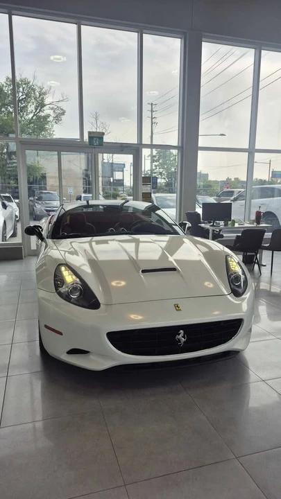 2011 Ferrari California - Image 2 of 10
