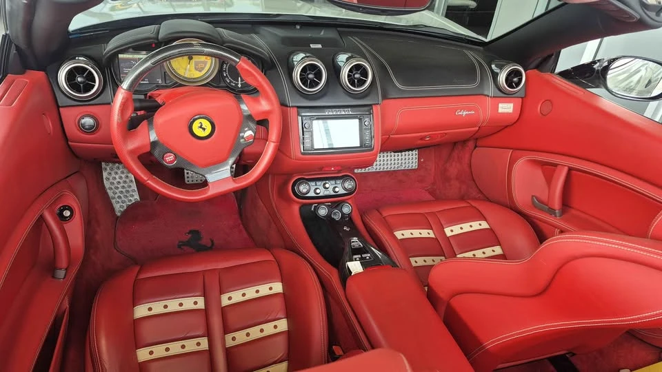 2011 Ferrari California - Image 5 of 10