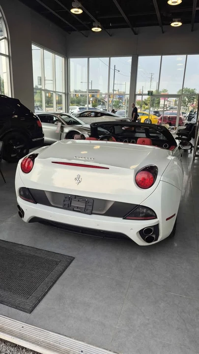 2011 Ferrari California - Image 3 of 10