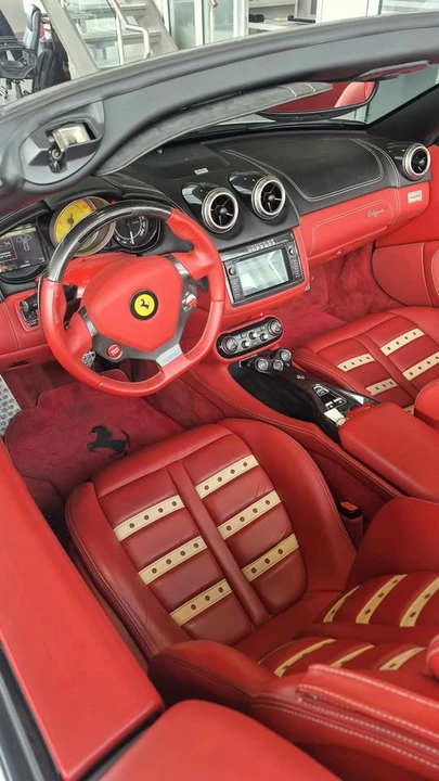 2011 Ferrari California - Image 6 of 10