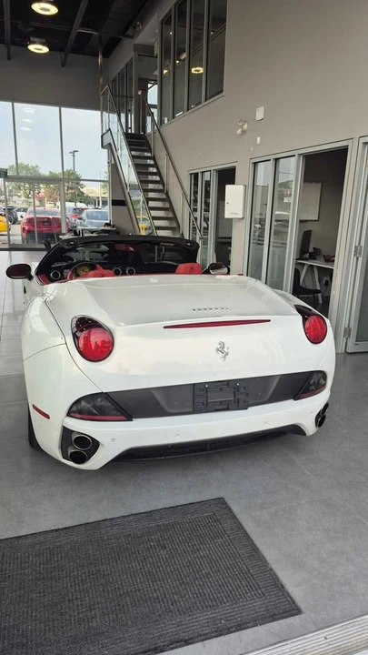 2011 Ferrari California - Image 4 of 10