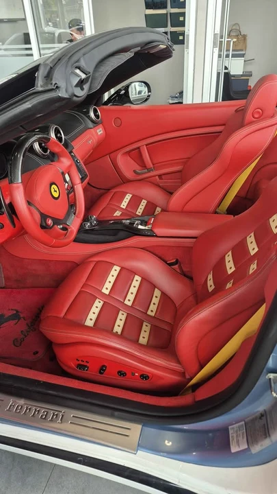 2011 Ferrari California - Image 8 of 10