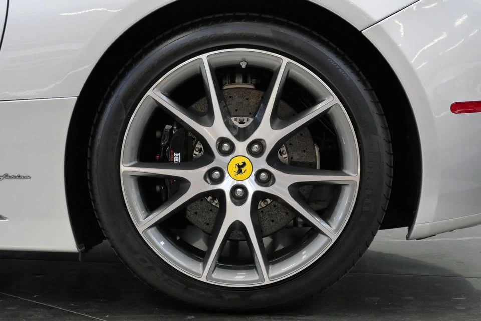 2011 Ferrari California - Image 10 of 19