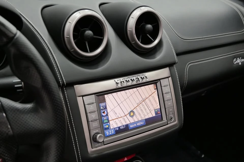 2011 Ferrari California - Image 16 of 19