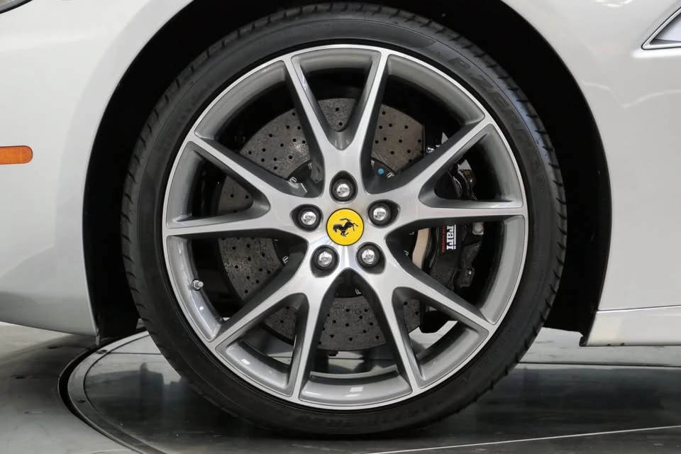 2011 Ferrari California - Image 9 of 19