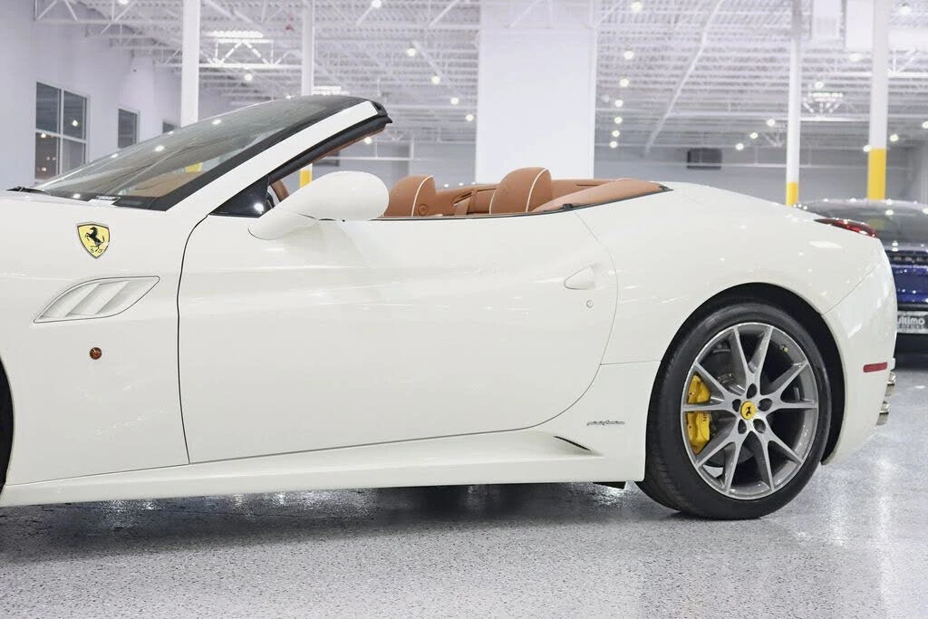 2011 Ferrari California - Image 5 of 31