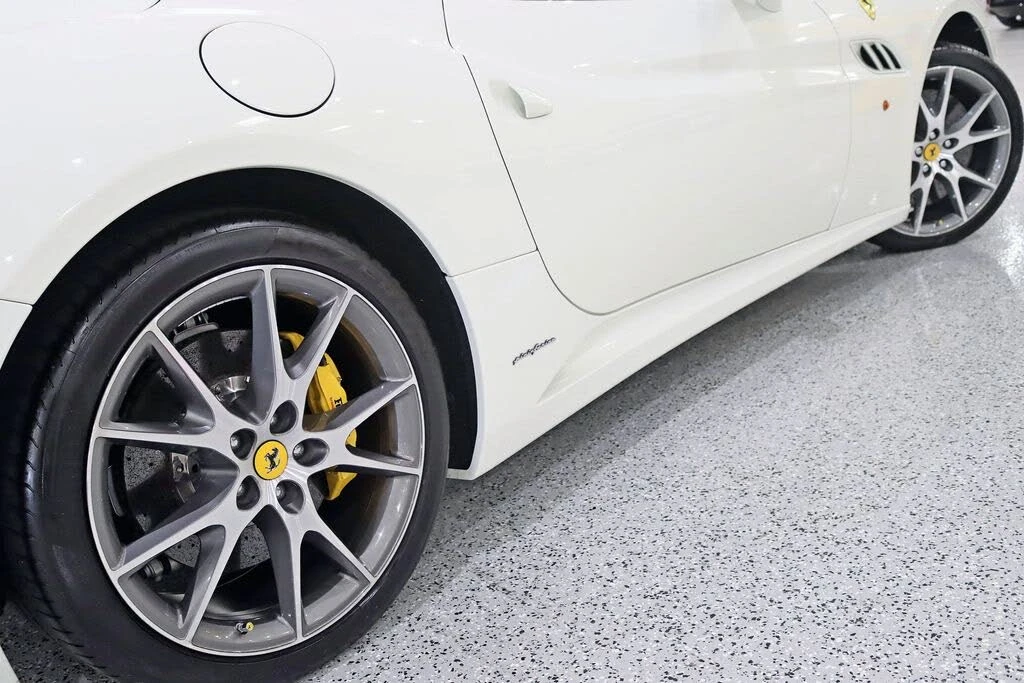 2011 Ferrari California - Image 14 of 31