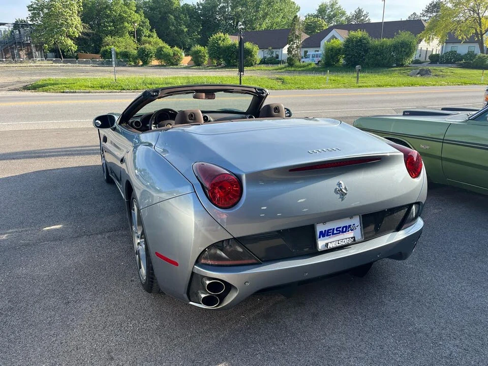 2011 Ferrari California - Image 8 of 31