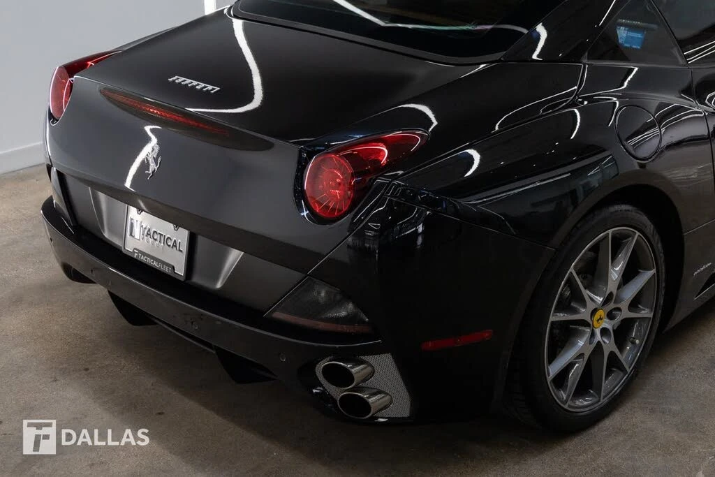 2011 Ferrari California - Image 16 of 31