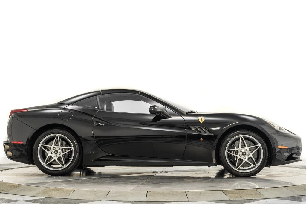 2011 Ferrari California - Image 18 of 31