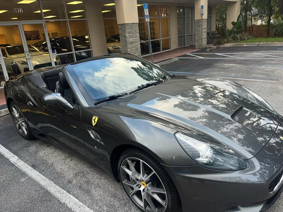 2011 Ferrari California - Image 2 of 31