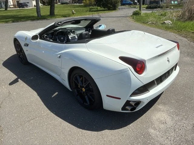 2011 Ferrari California - Image 9 of 31