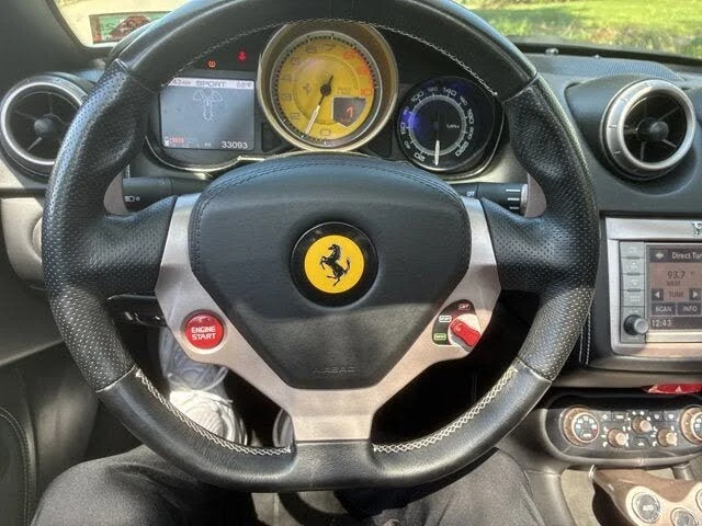 2011 Ferrari California - Image 25 of 31