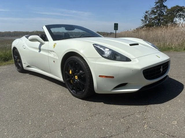 2011 Ferrari California - Image 2 of 31