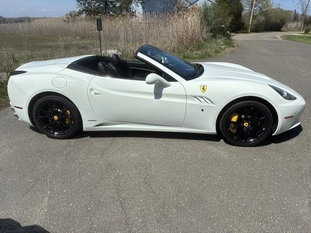 2011 Ferrari California - Image 14 of 31