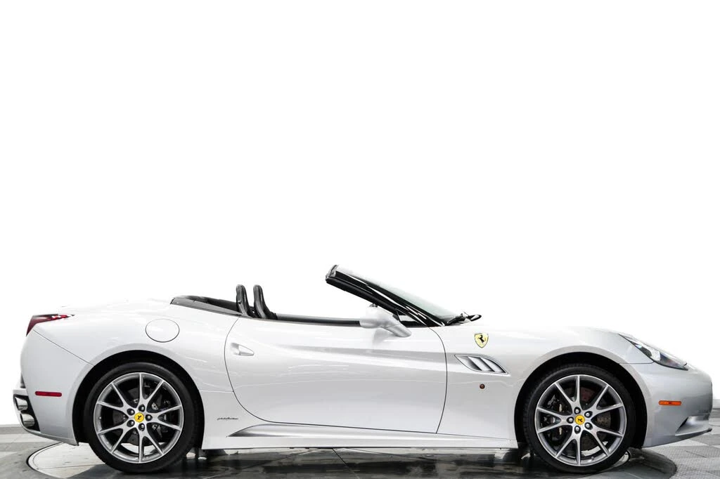 2011 Ferrari California - Image 2 of 31