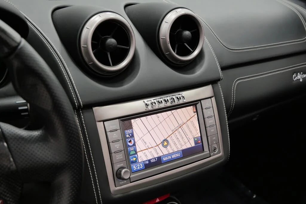 2011 Ferrari California - Image 17 of 31