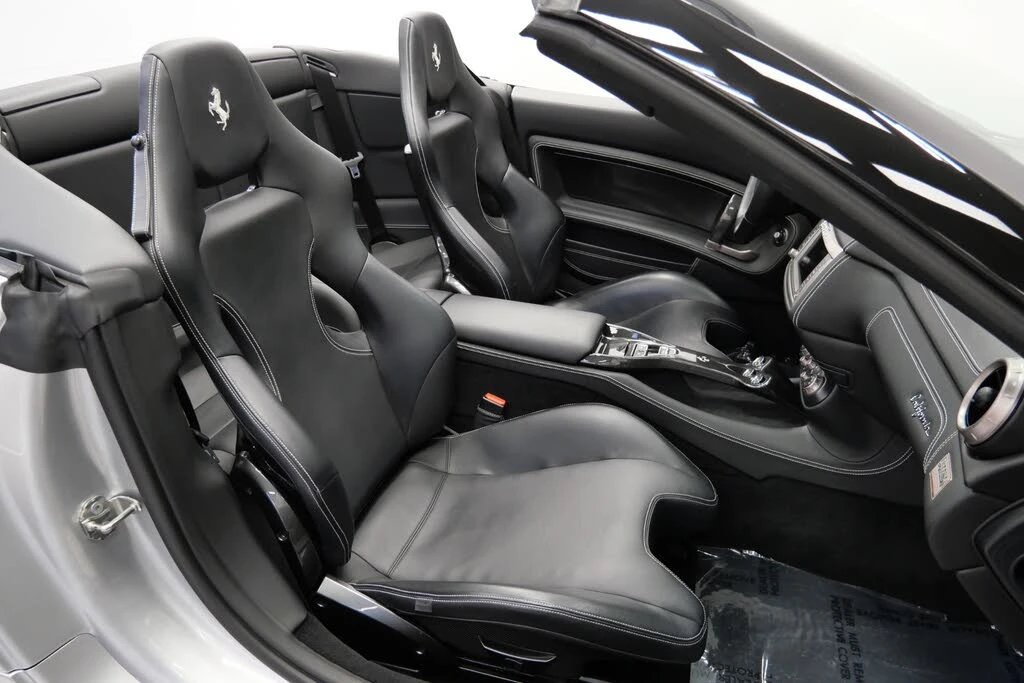 2011 Ferrari California - Image 25 of 31