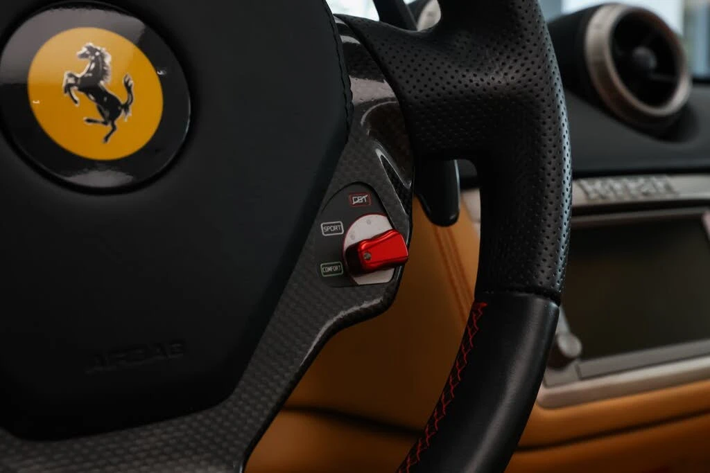 2011 Ferrari California - Image 24 of 31