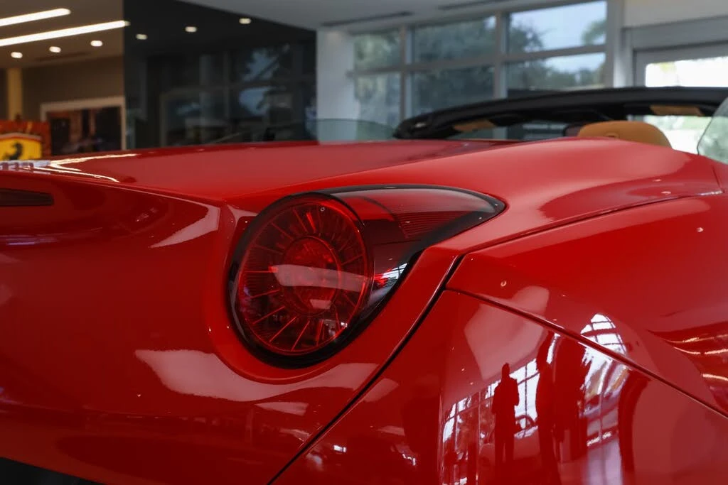 2011 Ferrari California - Image 14 of 31