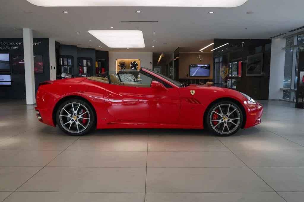 2011 Ferrari California - Image 25 of 31