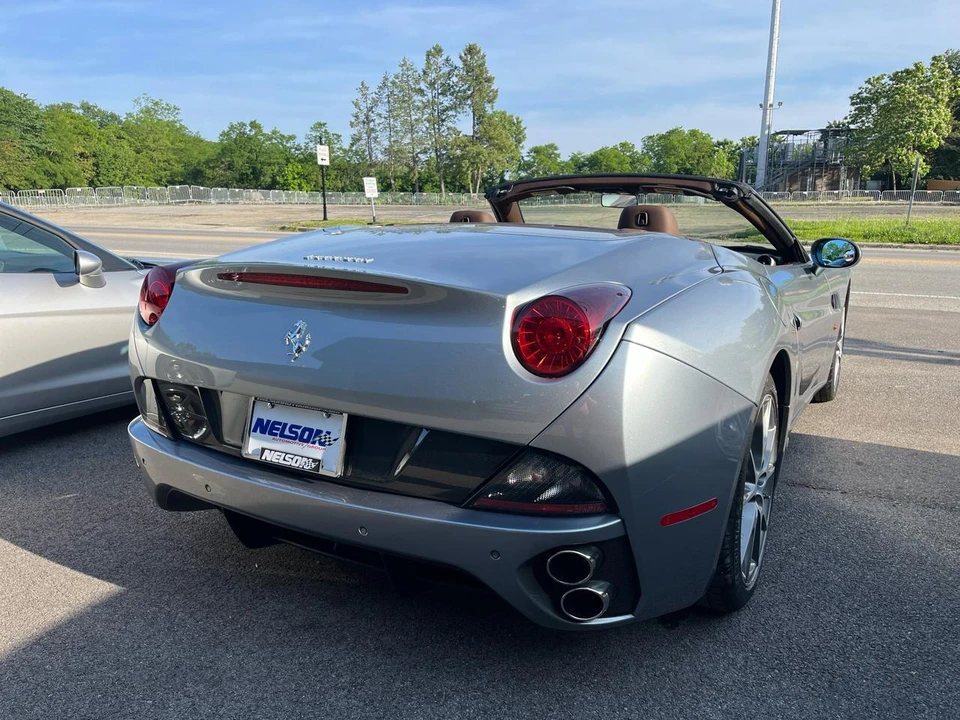 2011 Ferrari California - Image 11 of 31