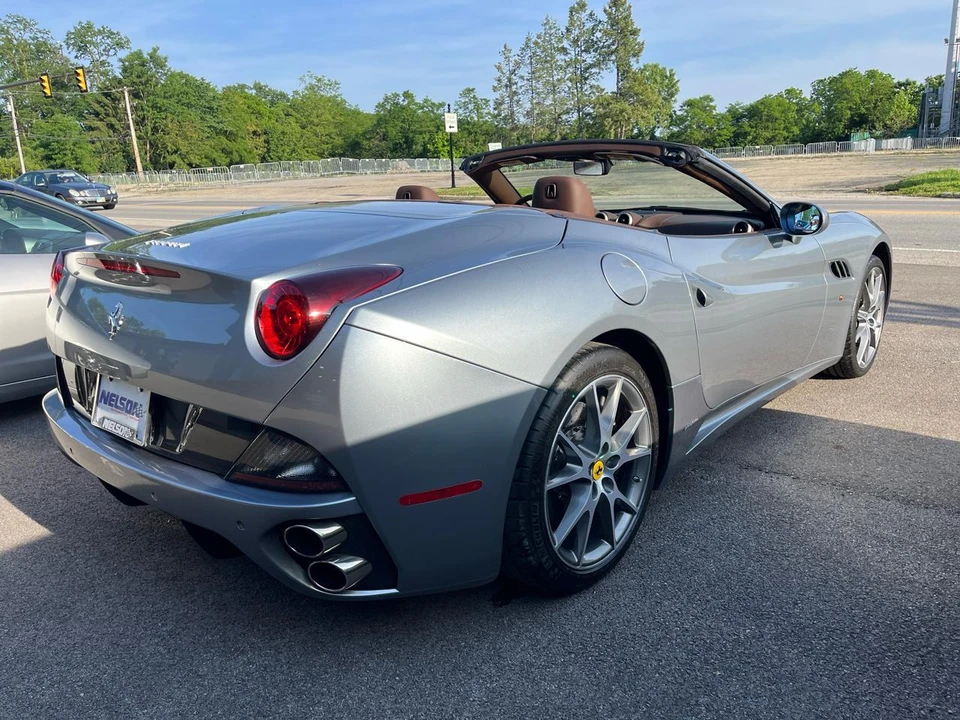 2011 Ferrari California - Image 12 of 31