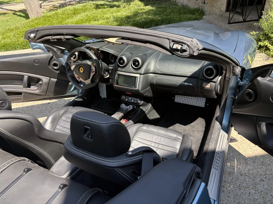 2011 Ferrari California - Image 6 of 12