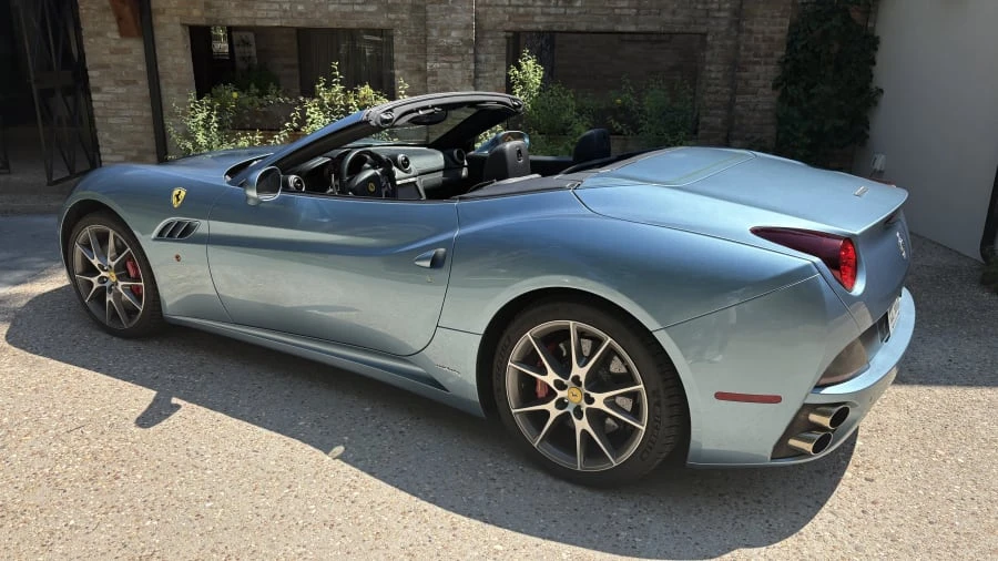 2011 Ferrari California - Image 2 of 12