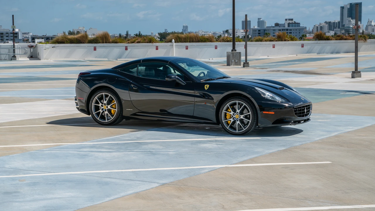 2011 Ferrari California - Image 3 of 31
